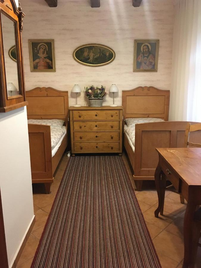 Penzion Primase Dolni Vestonice Bagian luar foto