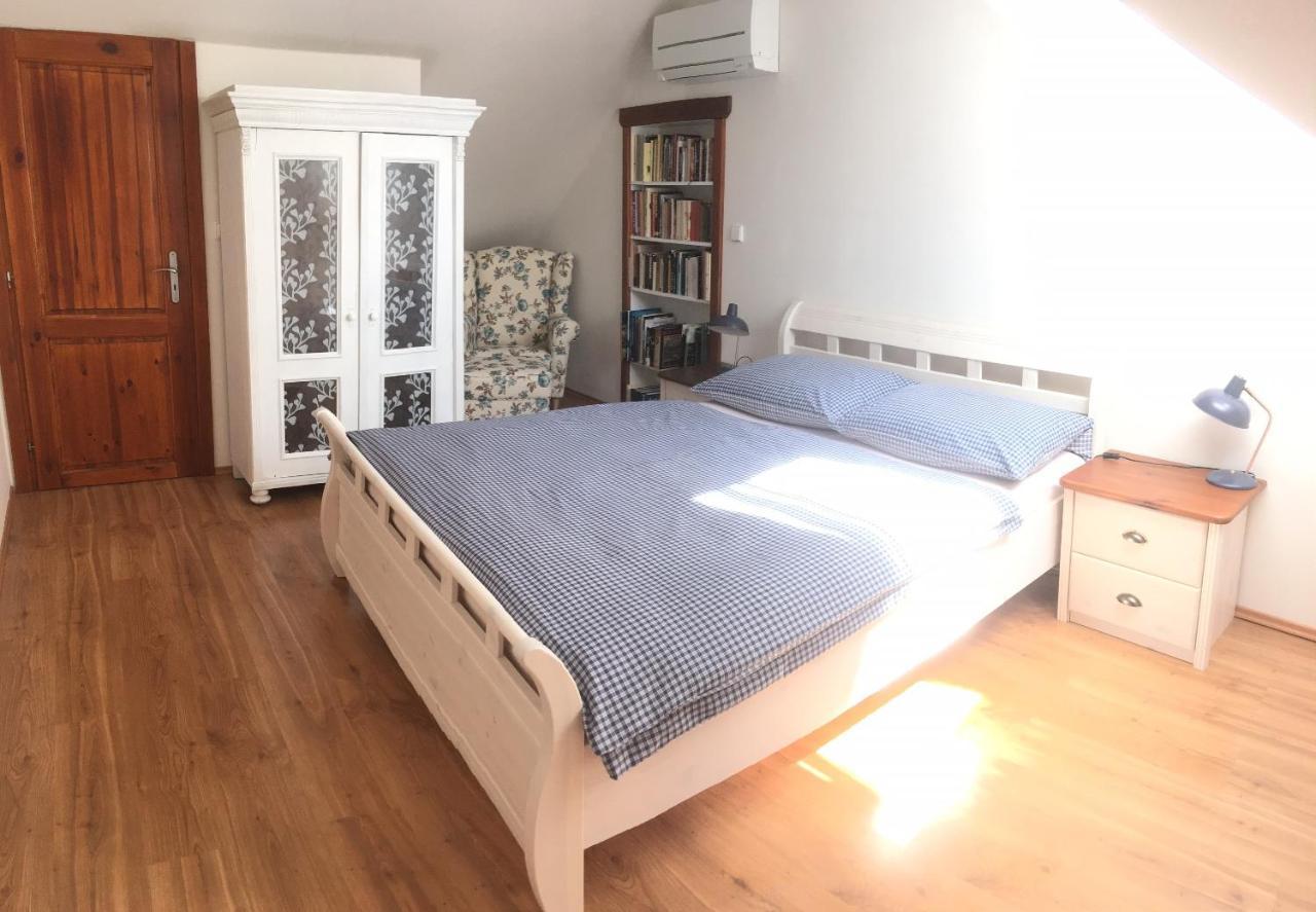 Penzion Primase Dolni Vestonice Bagian luar foto