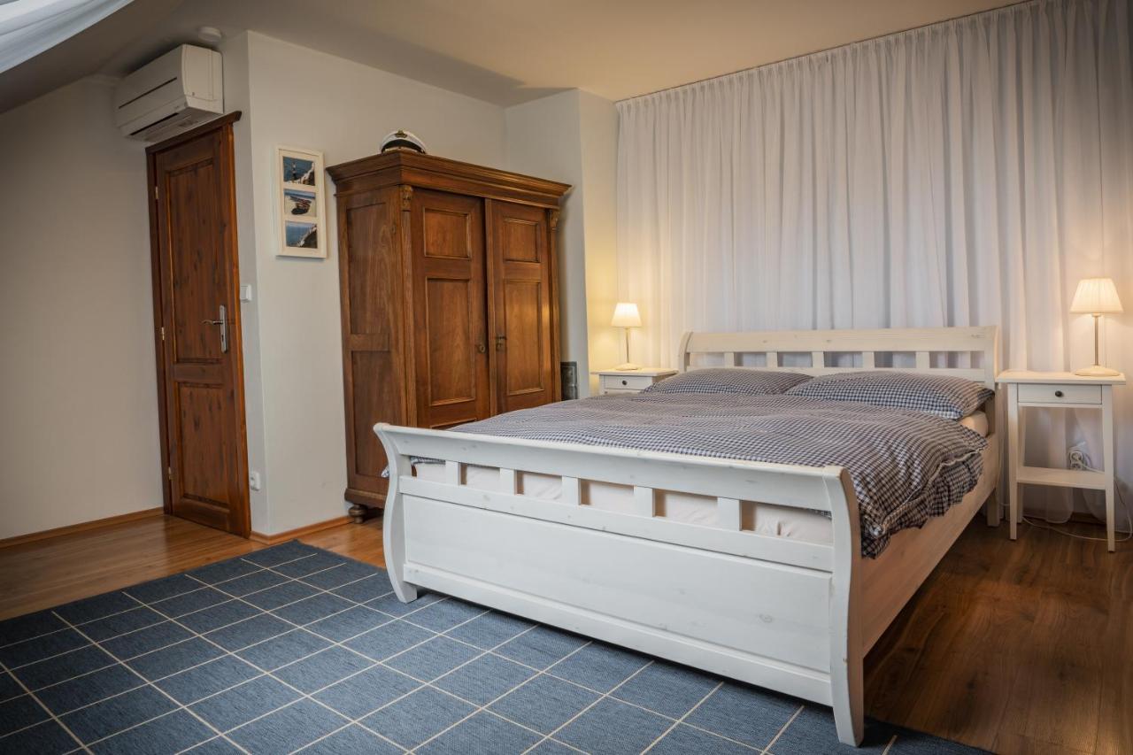 Penzion Primase Dolni Vestonice Bagian luar foto