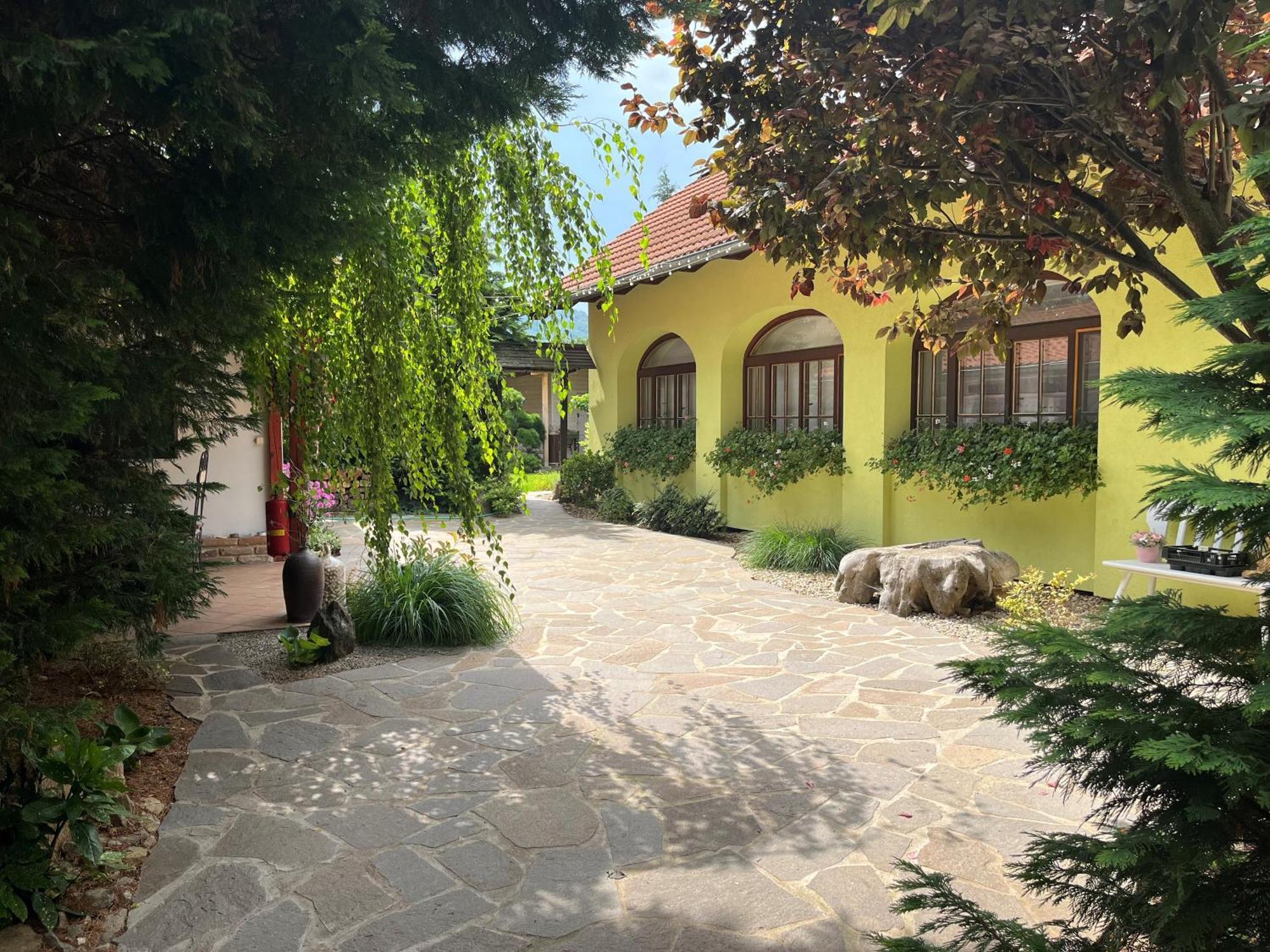 Penzion Primase Dolni Vestonice Bagian luar foto