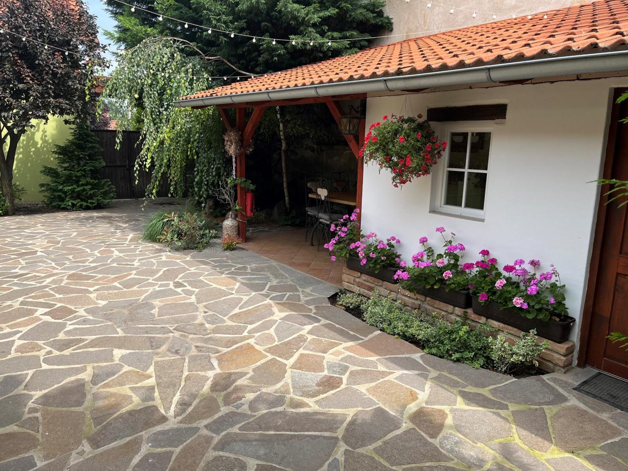 Penzion Primase Dolni Vestonice Bagian luar foto